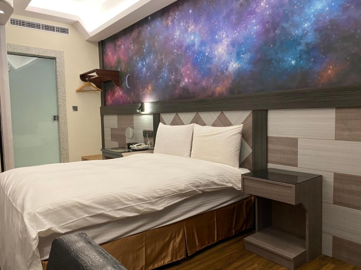 Weifeng Boutique Business Hotel - Zhanqian Branch Pingtung Kültér fotó
