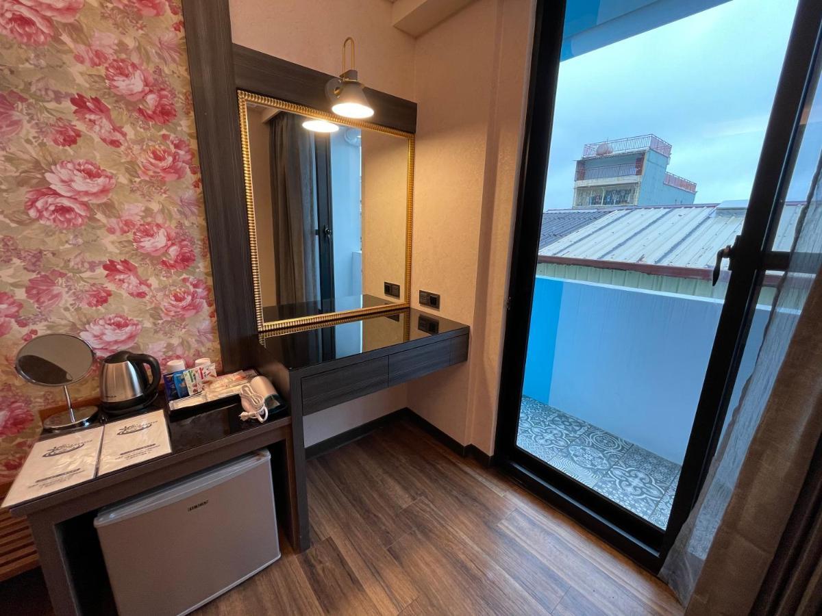Weifeng Boutique Business Hotel - Zhanqian Branch Pingtung Kültér fotó
