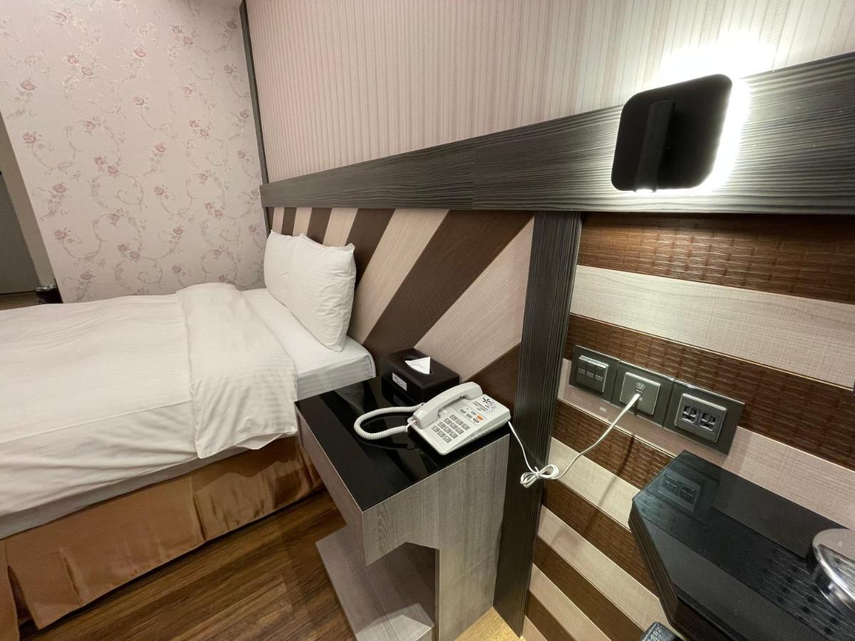 Weifeng Boutique Business Hotel - Zhanqian Branch Pingtung Kültér fotó