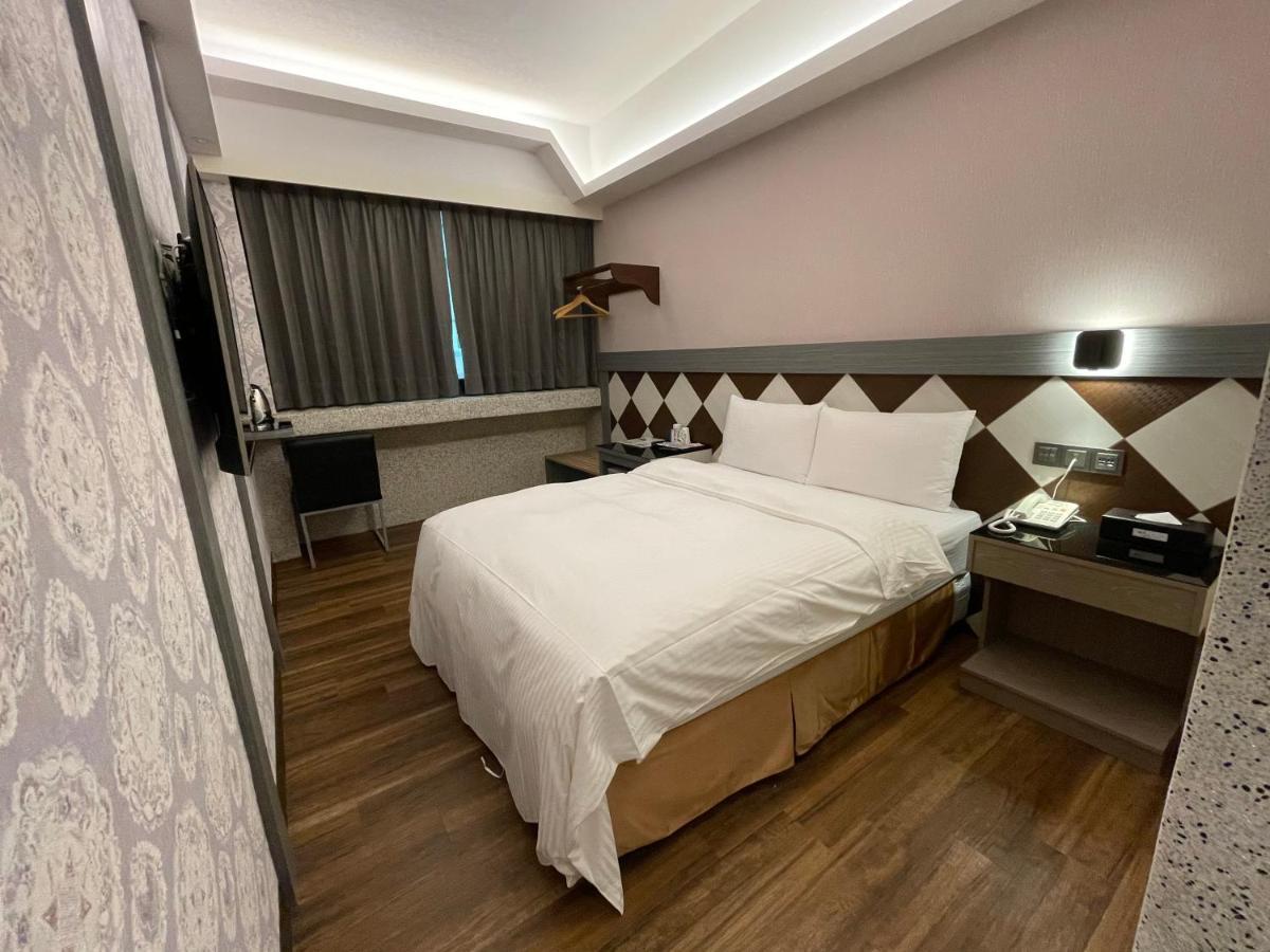 Weifeng Boutique Business Hotel - Zhanqian Branch Pingtung Kültér fotó