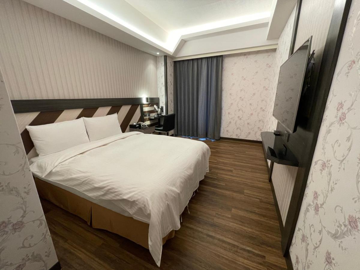Weifeng Boutique Business Hotel - Zhanqian Branch Pingtung Kültér fotó