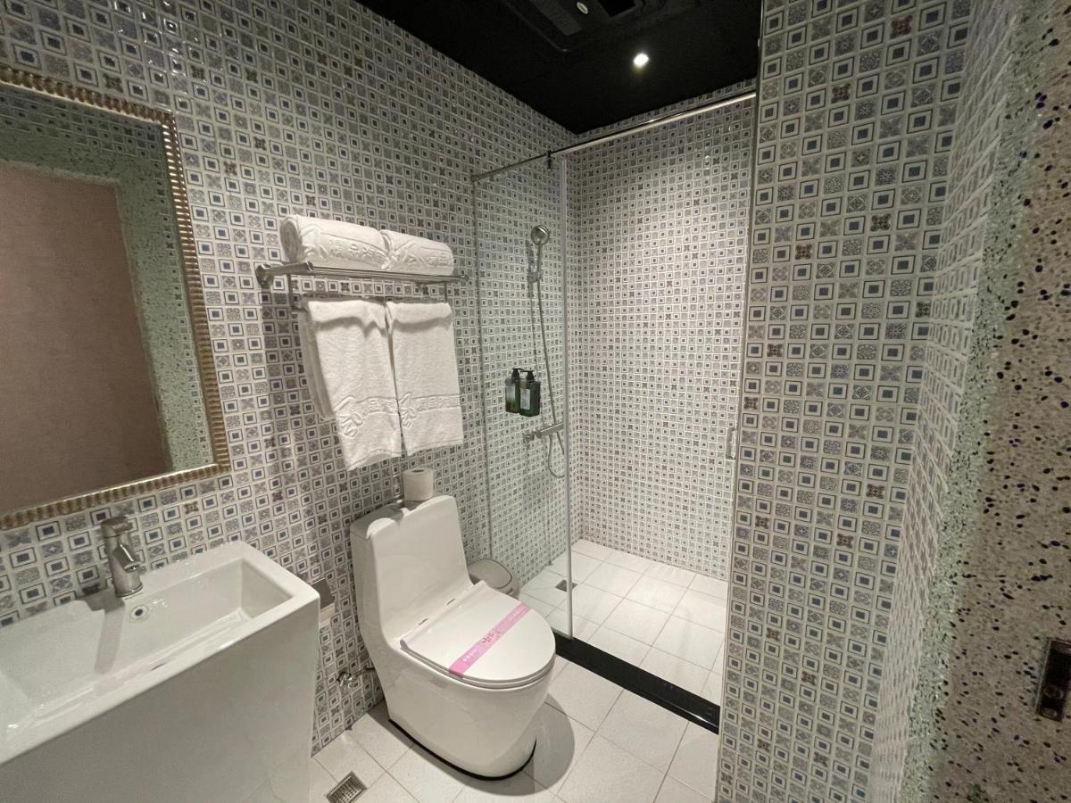 Weifeng Boutique Business Hotel - Zhanqian Branch Pingtung Kültér fotó