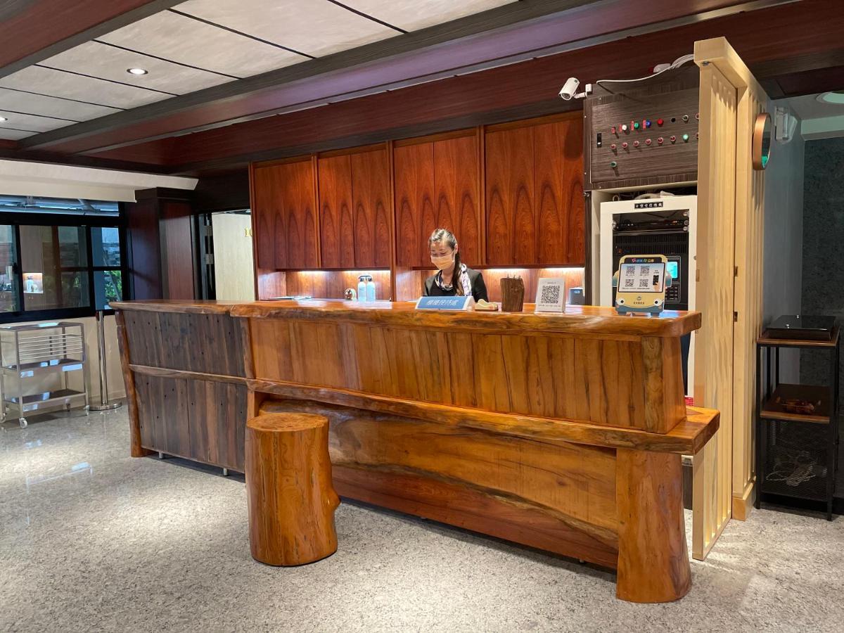 Weifeng Boutique Business Hotel - Zhanqian Branch Pingtung Kültér fotó
