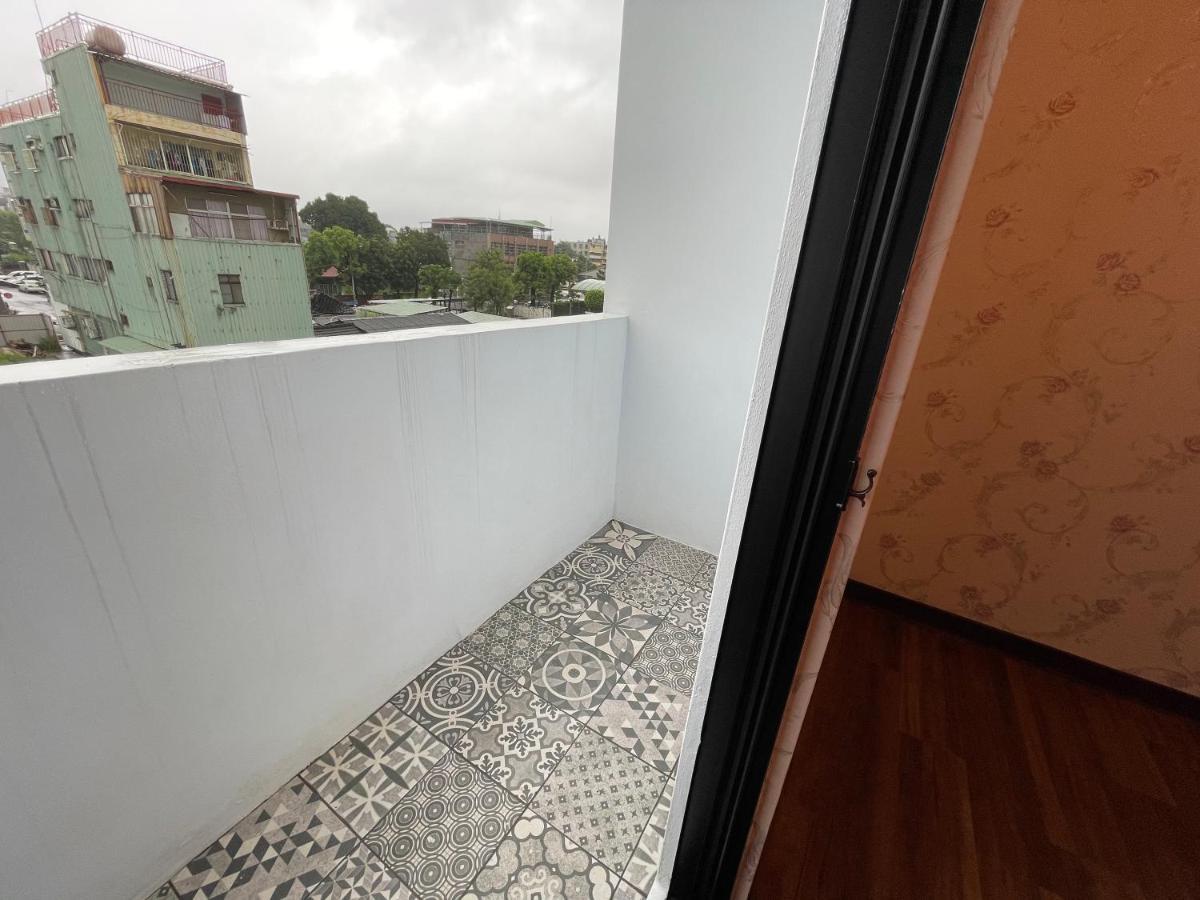 Weifeng Boutique Business Hotel - Zhanqian Branch Pingtung Kültér fotó