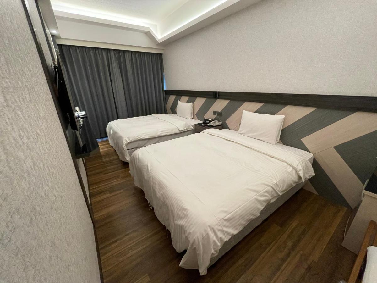 Weifeng Boutique Business Hotel - Zhanqian Branch Pingtung Kültér fotó