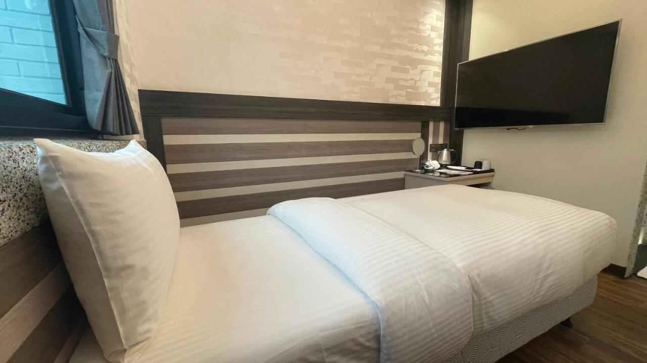 Weifeng Boutique Business Hotel - Zhanqian Branch Pingtung Kültér fotó
